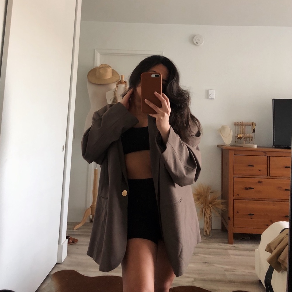 SOLD ❌ CALVIN KLEIN BRAND NEW OVERSIZED BLAZER - Picture 3 of 10